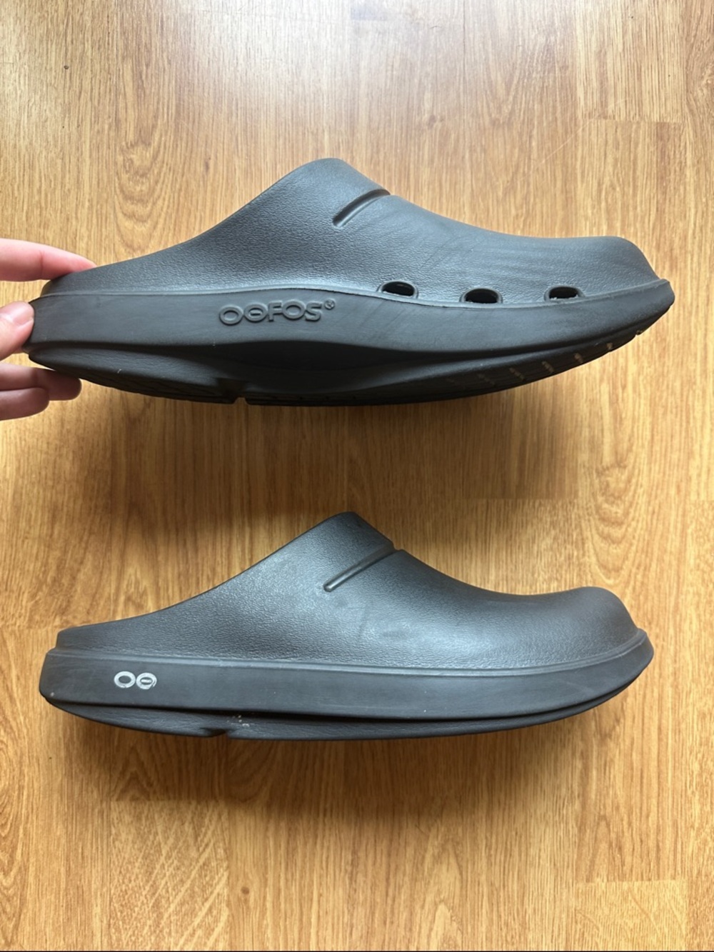 ⭐️OOFOS OOcloog Men 9 Women 11 Comfort Clogs ⭐️